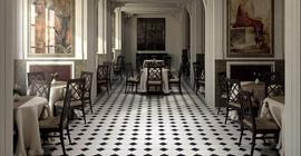 Дизайн помещения с восьмиугольной плиткой бренда Kerama Marazzi коллекции Сансеверо, размер 24х24 см., цвет белый/черный